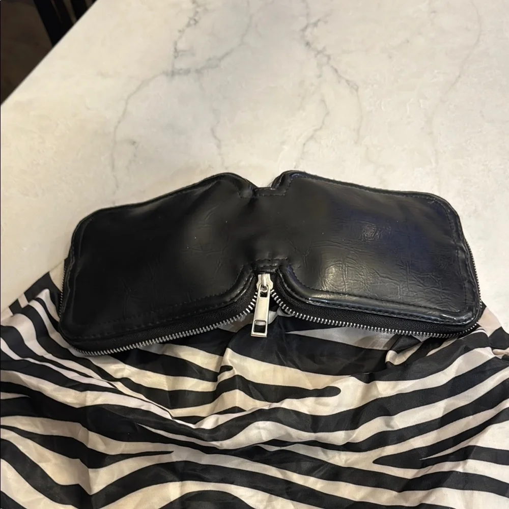 Zebra Print Tote Bag - Picture 3 of 5